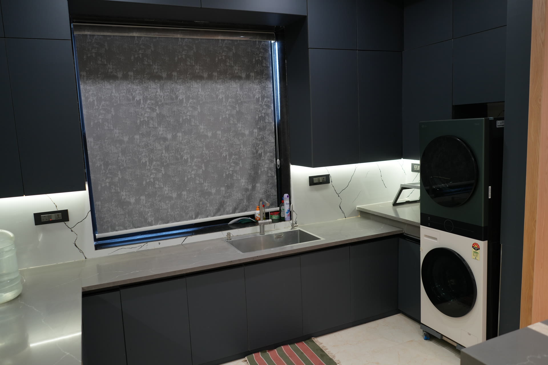 Washing area at Westside Coliving